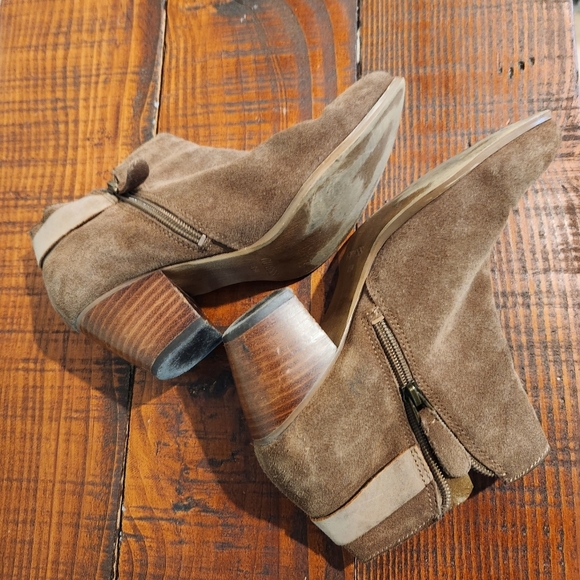 Guess Geora Brown Leather Suede Ankle Booties - Picture 8 of 12